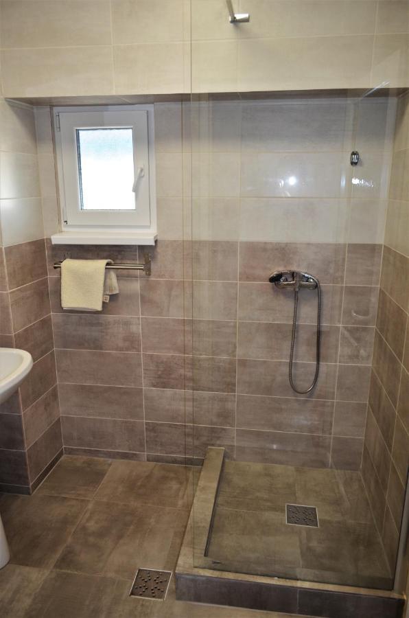 Casa Calin Hotel Crisan  Bagian luar foto